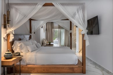 Dreamy Honeymoon Suite Sea View with Outdoor Jacuzzi