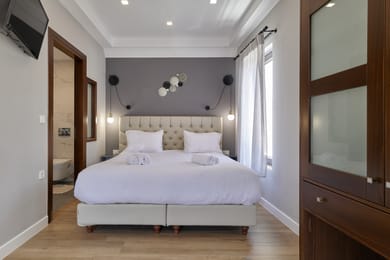 Luxury Suite with Balcony