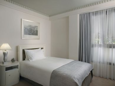 NJV Athens Plaza Hotel - Image 4