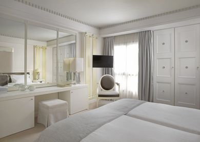 NJV Athens Plaza Hotel - Image 5