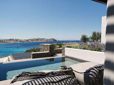 Deluxe Suite with Sea View & Private Heated Pool - 32m²