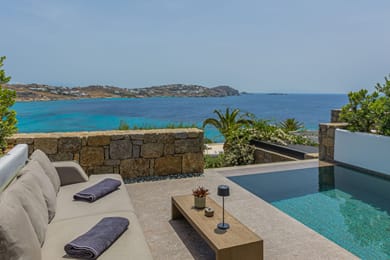 Premium Suite with Sea View & Private Heated Pool - 45m²