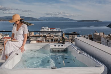 Penthouse Suite with Outdoor Hot Tub