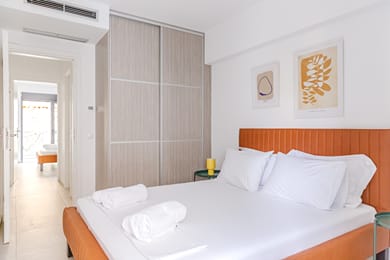Deluxe Double Bedroom