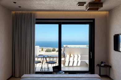 Elegant Suite with Hot Tub