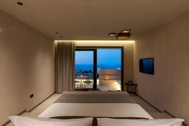 Elegant Suite with Hot Tub