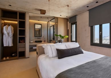 Panoramic Suite with Hot Tub