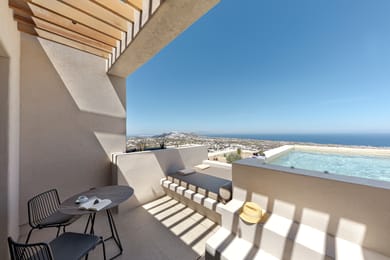 Panoramic Suite with Hot Tub