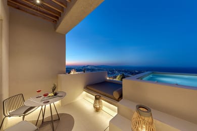 Panoramic Suite with Hot Tub