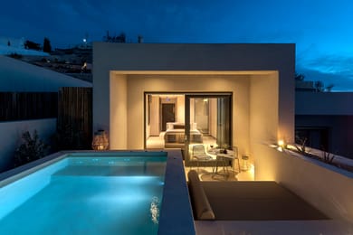 Panoramic Suite with Hot Tub