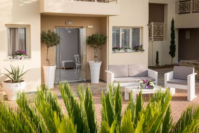 Notos Heights Hotel & Suites - Image 3