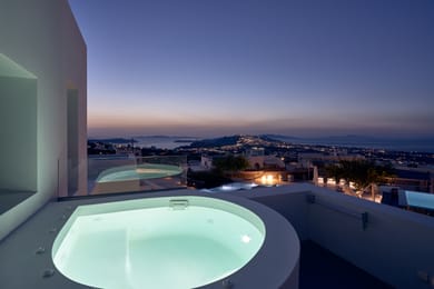 Superior suite with outdoor hot tub