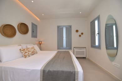 Superior suite with outdoor hot tub