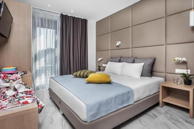 Nymphes Deluxe Accommodation - Image 4