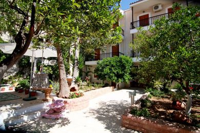 Oasis Apartments Tolo - Image 3