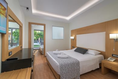 Family Room with Garden View