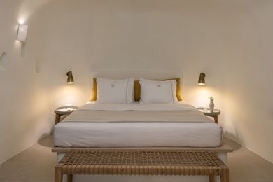 Olympic Pool Villa with Outdoor Cave Plunge Pool| Sea-Caldera-Bay & Direct Sunset Views