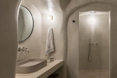 Olympic Pool Villa with Outdoor Cave Plunge Pool| Sea-Caldera-Bay & Direct Sunset Views