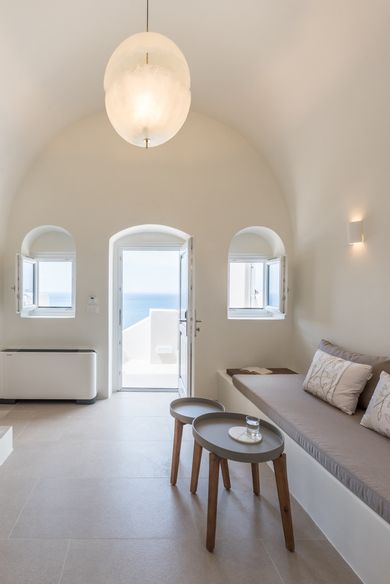 Sunset Honeymoon Suite with Outdoor Jacuzzi | Panoramic Sea-Caldera & Direct Sunset Views