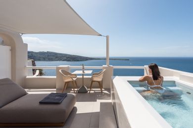 Sunset Honeymoon Suite with Outdoor Jacuzzi | Panoramic Sea-Caldera & Direct Sunset Views