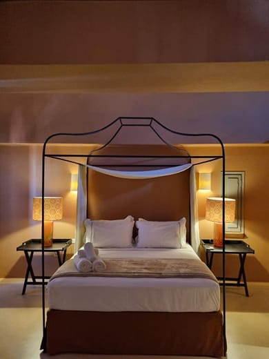 Terra Verde Oia by K&K - Image 3