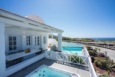 EMERALD: 3 Bedroom Villa Sunset & Sea View with Private Pool & Hot Tub