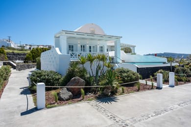 EMERALD: 3 Bedroom Villa Sunset & Sea View with Private Pool & Hot Tub