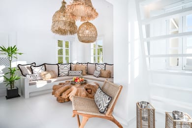 SWINGING SUNSET: 3 Bedroom Villa Sunset & Sea View with Private Infinity Pool & Hot Tub