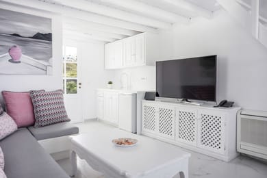 TOPAZ: 2 Bedroom Sunset & Sea View Villa with Private Hot Tub & Shared Pool