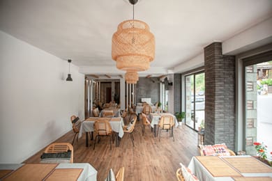 Oikia Guesthouse - Image 5