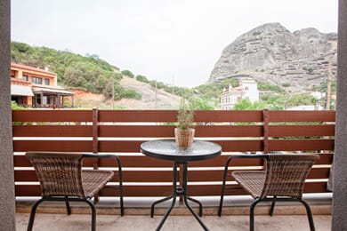 Oikia Guesthouse - Image 4