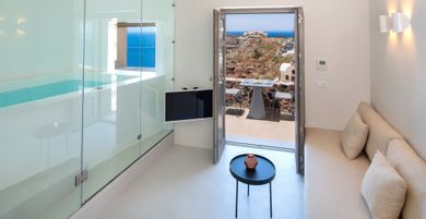 Junior Cave Jetted Tub Suite Sea View