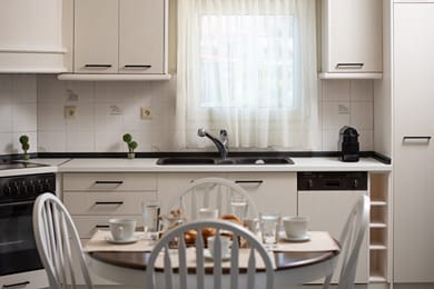 Olenia Luxury Apartments - Image 2