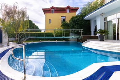 7 bedroom| Villa Yolena| Glyfada