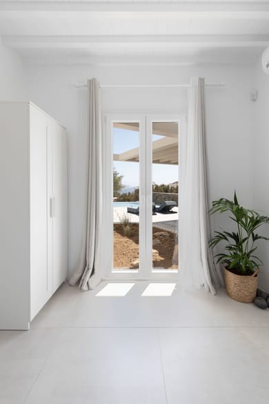 6 bedroom|Villa Valerie|Agia Anna
