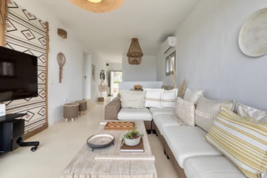 4 Bedroom | Villa Clarisse | Ampelas