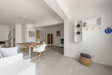5 bedroom|Villa Fizzy| Isterni