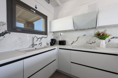 5 bedroom|Villa Fizzy| Isterni