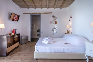 6 bedroom| Villa Ninemia | Naoussa