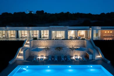 6 bedroom| Villa Brucite| Methoni