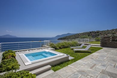 Superior Villa with Jacuzzi, photo 1