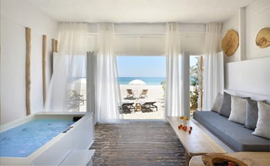 Supreme Beachfront Suite Sea View with Hot Tub