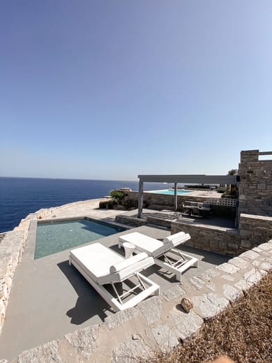 Cave Suite with private pool (Outside Premises)