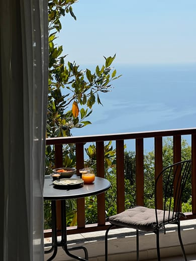 Om Living Pelion - Image 3