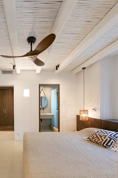 Superior Villa near the Beach