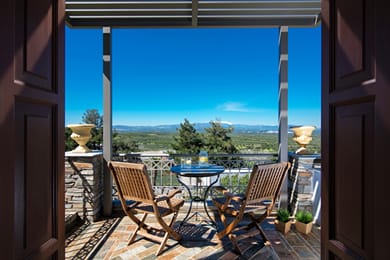Oniropetra Luxury Suites - Image 5