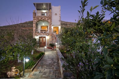 Oniropetra Luxury Suites - Image 7