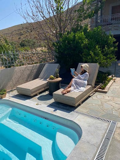Oniropetra Luxury Suites - Image 4