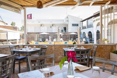 Opera Blue Hotel - Image 7