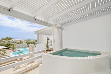 Deluxe Suite with Private Outdoor Jacuzzi